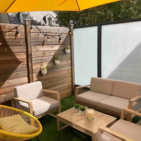 Terrasse Entre Paris Et *